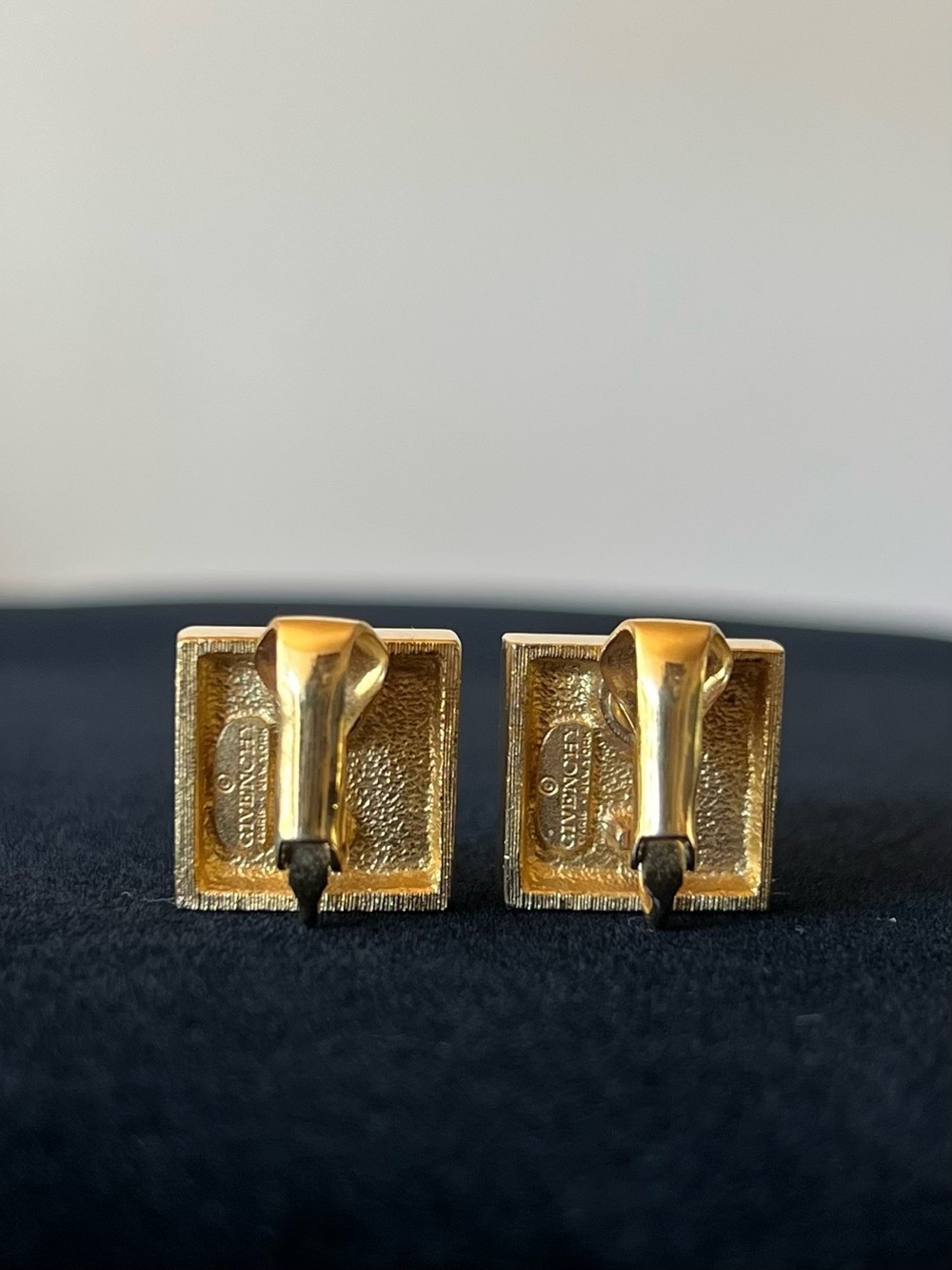 Vintage Givenchy Clip On Earrings - Picture 3 of 4